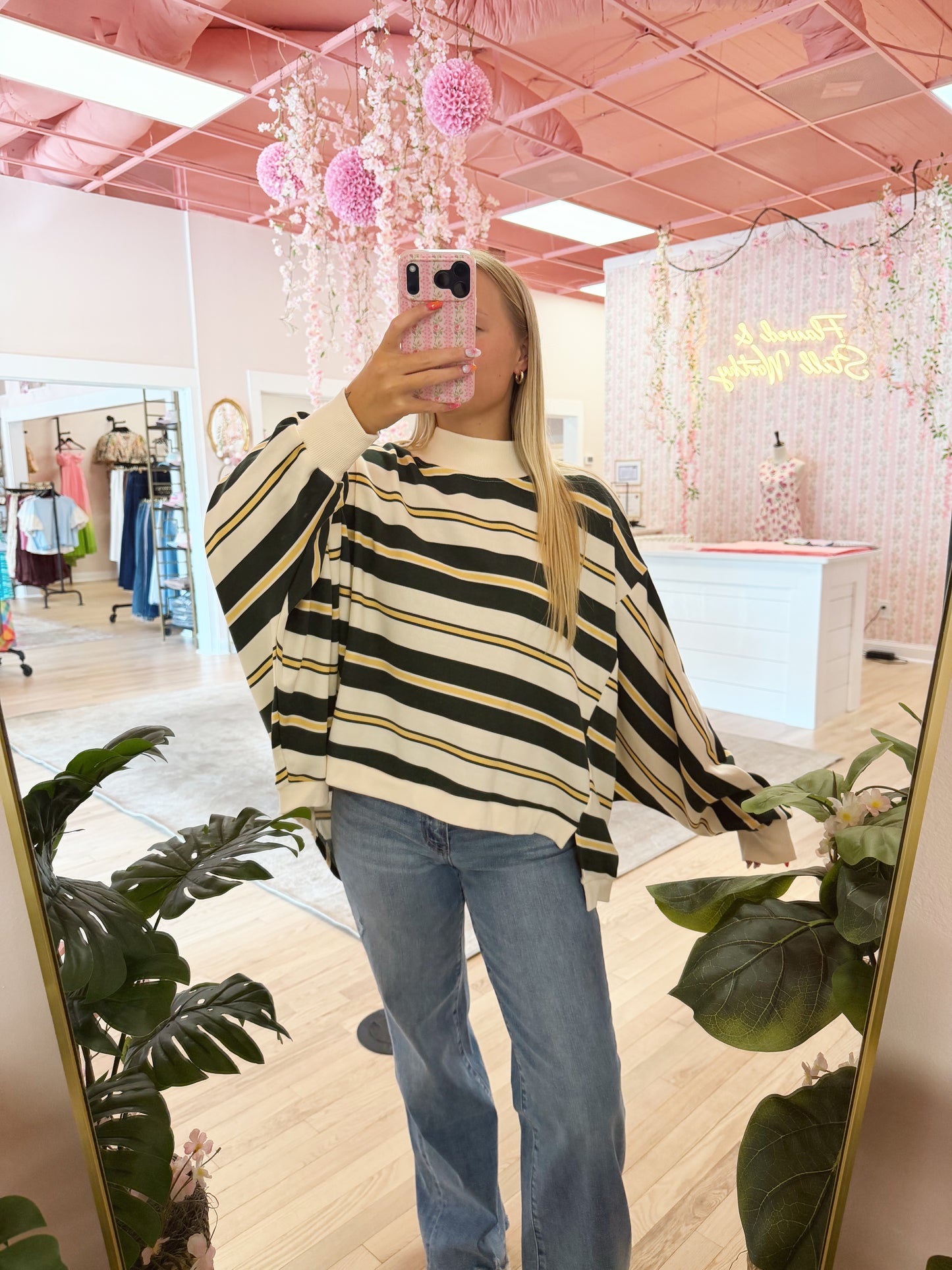 The Isia Crewneck