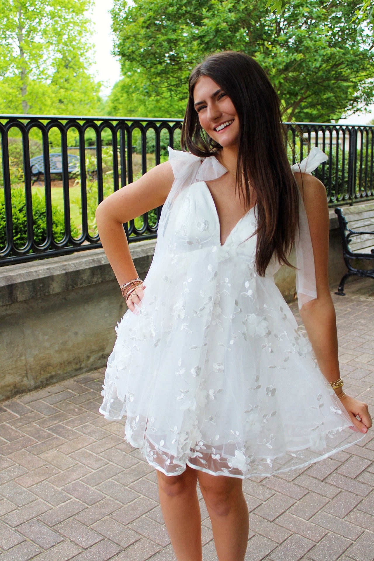 Load image into Gallery viewer, White Flower Tulle Dress

